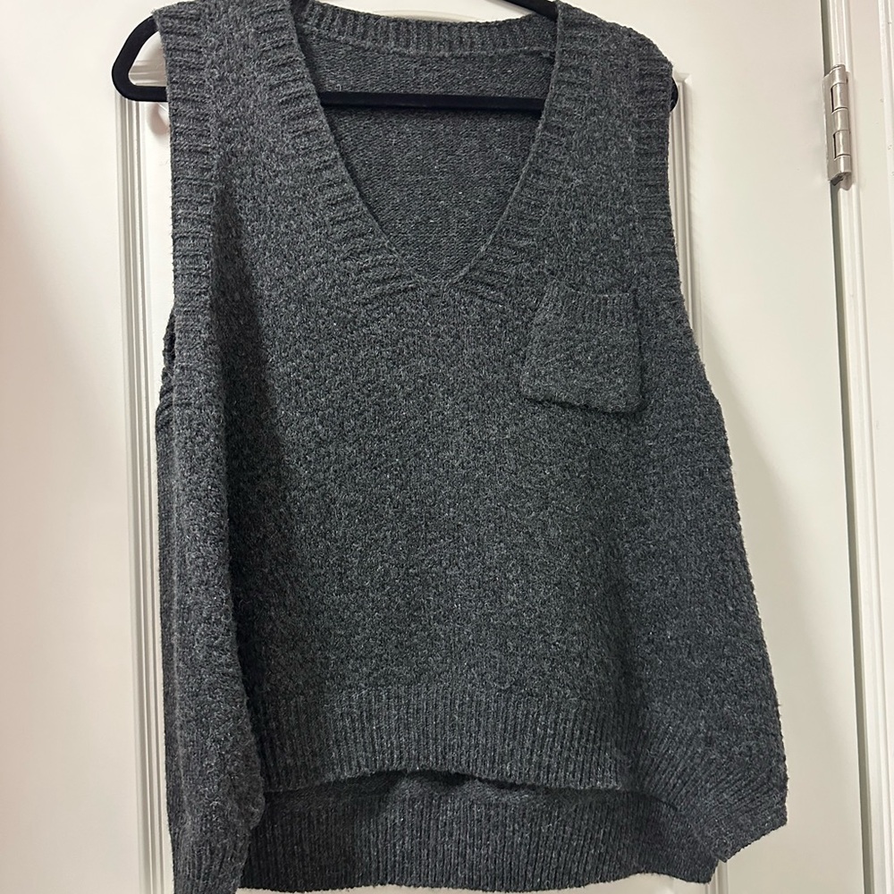 Futurino Women's V-Neck Sleeveless Sweater Vest - Charcoal